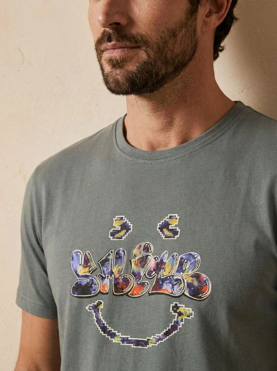 Graphic Print T-Shirt Sage Graffiti Smiley - detail