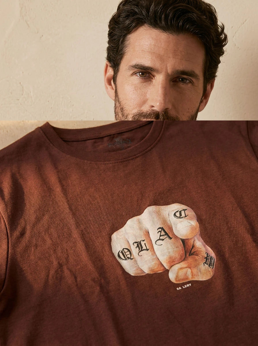 Graphic Print T-Shirt Maroon Fist - detail